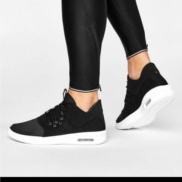 Jordan First Class sneakers size 7.5 - Picture 3 of 9